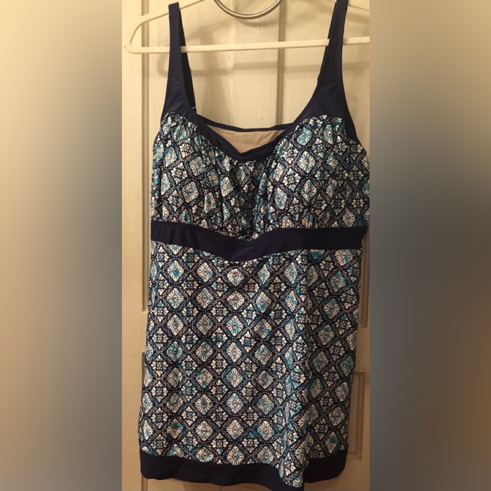 Swimsuits For All NWT Bathing Suit with attached bottom Plus sz 32